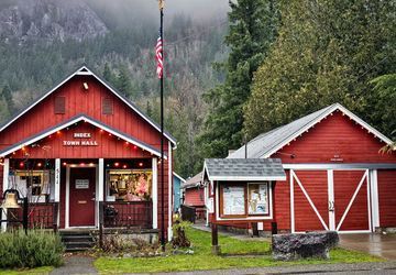 Image for story: Soak in the natural beauty and rich history of Index, Washington